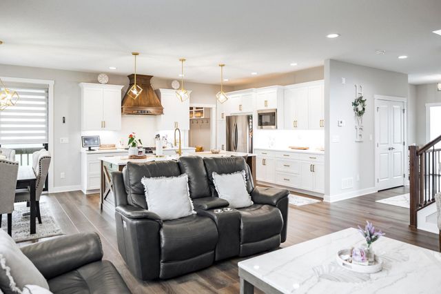 1205 Skyview Circle NW, Rochester, MN 55901