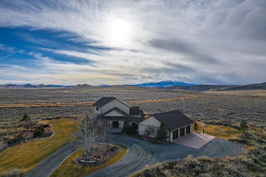 15 Hancock Dr, Cody, WY 82414 photo 2