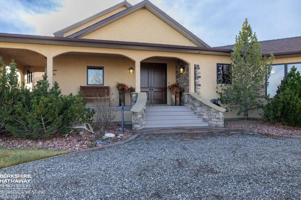15 Hancock Dr, Cody, WY 82414 photo 4