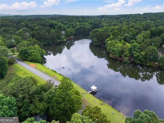 715 Clubside Drive, Roswell, GA 30076