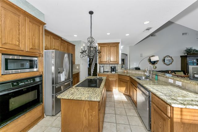 6419 Willowstone Trail, Arlington, TX 76018