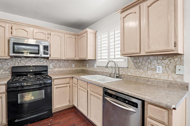 12328 Jan Herring Way, El Paso, TX 79936