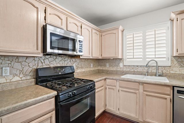12328 Jan Herring Way, El Paso, TX 79936