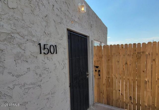 830 S 15TH Avenue, Phoenix, AZ 85007