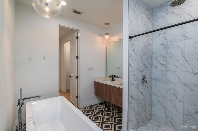 915 Santa Lucia Drive, Mission, TX 78572