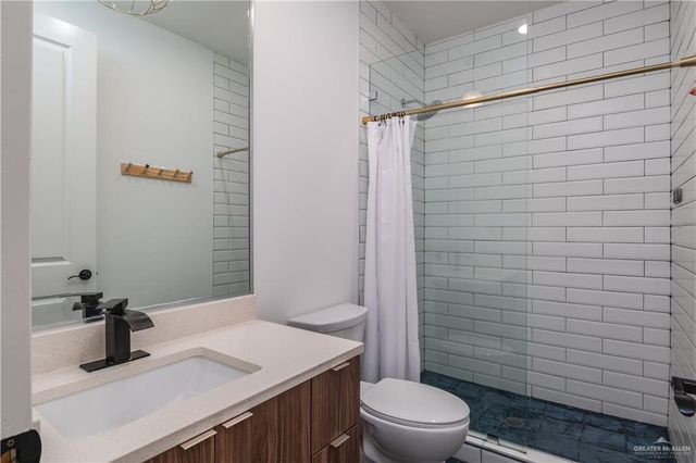 915 Santa Lucia Drive, Mission, TX 78572