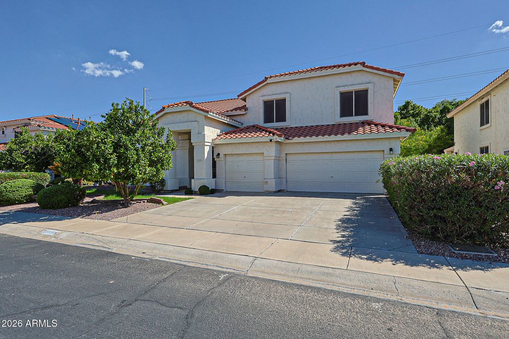 5819 W WETHERSFIELD Drive, Glendale, AZ 85304 — photo 2