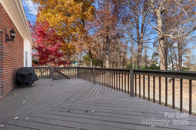 168 Game Trail, Thomasville, NC 27360