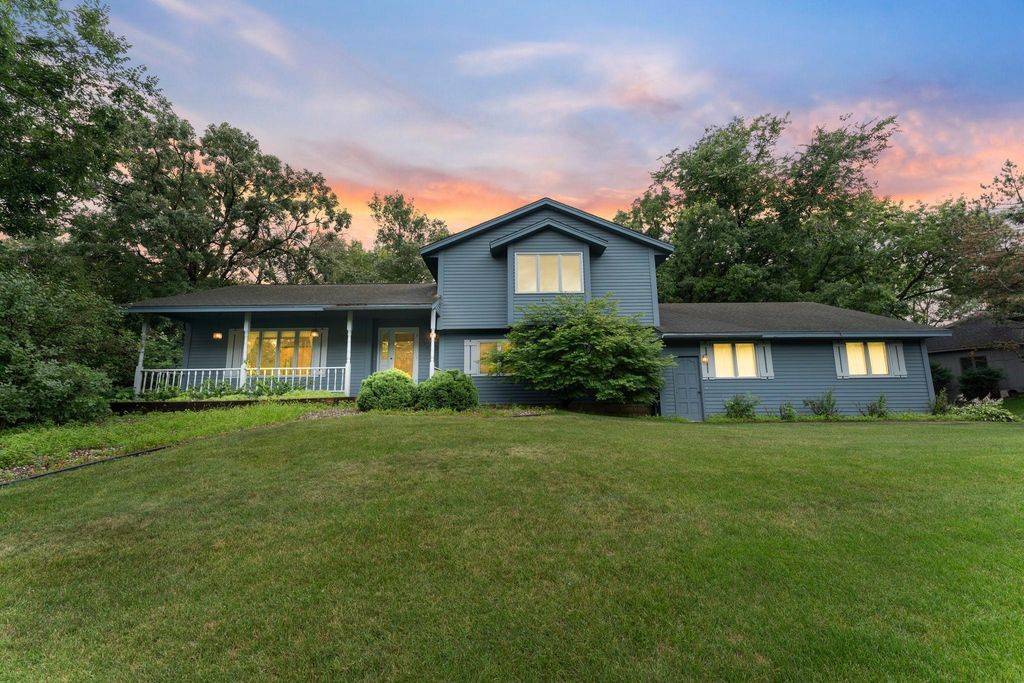 12011 Golden Acre Drive, Minnetonka, MN 55305