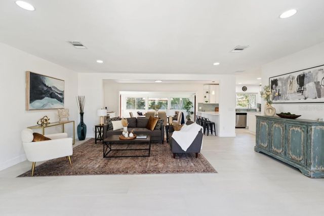 2335 TROPICAL SHORES DRIVE SE, St Petersburg, FL 33705