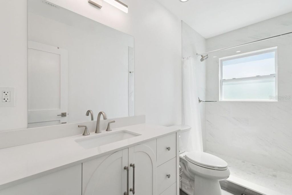 Image 17 of property listing at 2335 TROPICAL SHORES DRIVE SE, St Petersburg, FL 33705