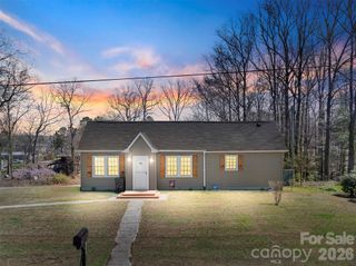 500 Pineywood Road, Thomasville, NC 27360