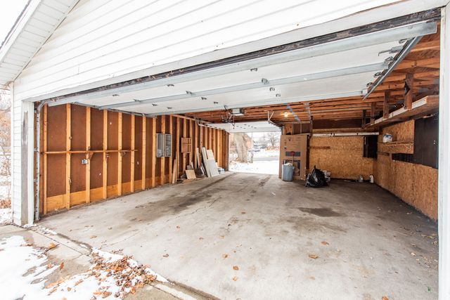 614 Walnut Street, Waukegan, IL 60085