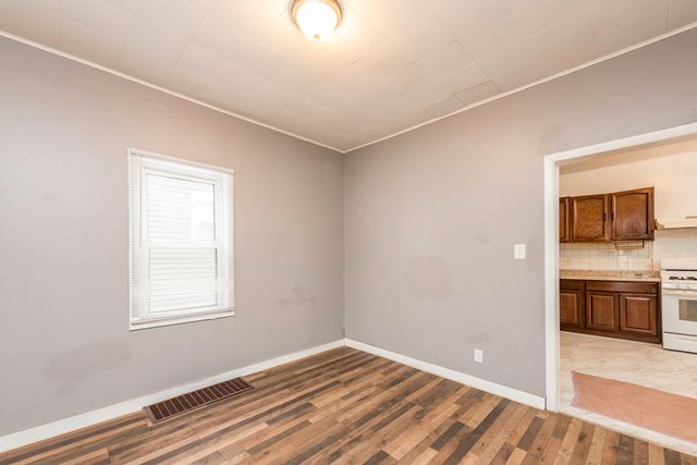 614 Walnut Street, Waukegan, IL 60085