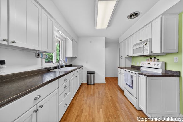 621 E Sunset Drive, North Muskegon City, MI 49445