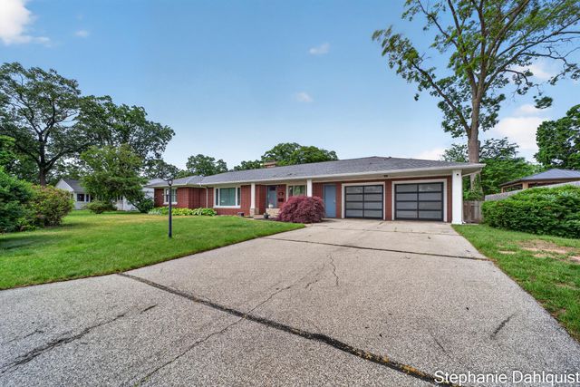621 E Sunset Drive, North Muskegon City, MI 49445