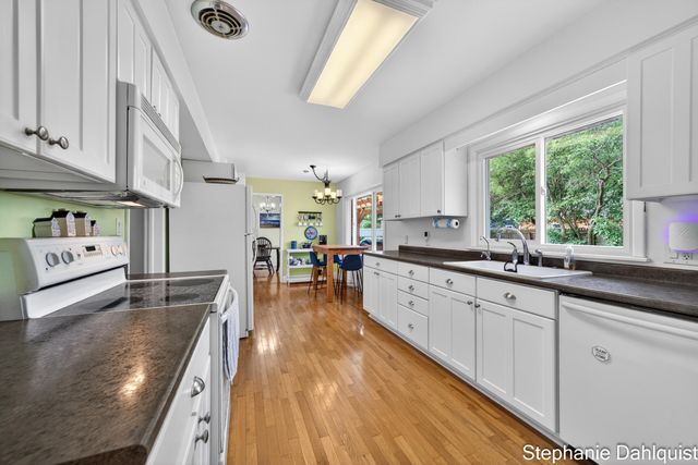 621 E Sunset Drive, North Muskegon City, MI 49445