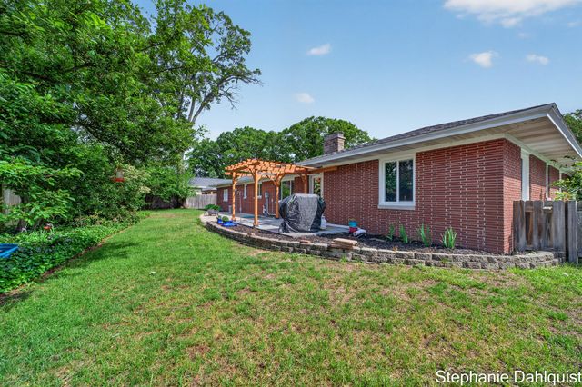621 E Sunset Drive, North Muskegon City, MI 49445