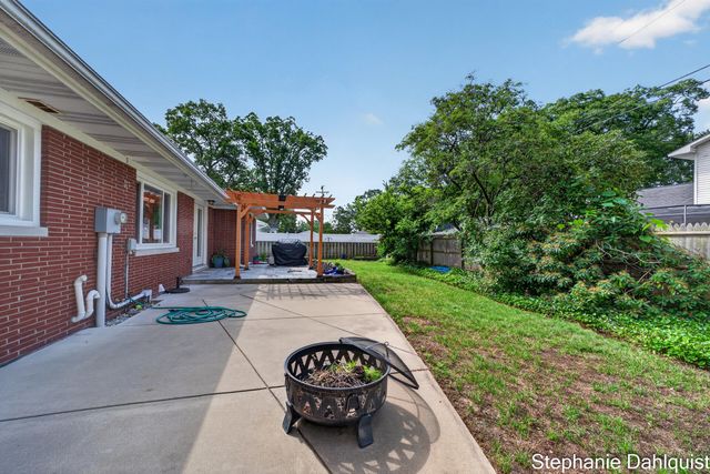 621 E Sunset Drive, North Muskegon City, MI 49445