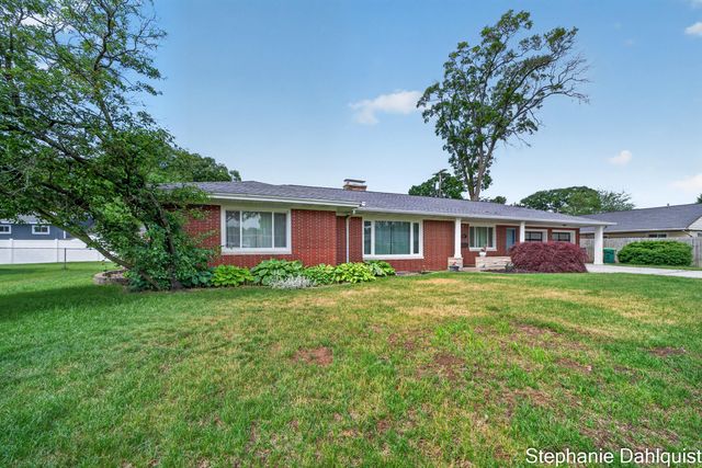 621 E Sunset Drive, North Muskegon City, MI 49445