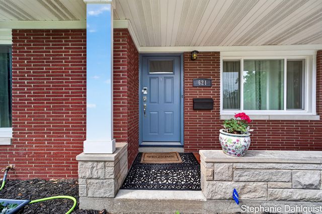 621 E Sunset Drive, North Muskegon City, MI 49445