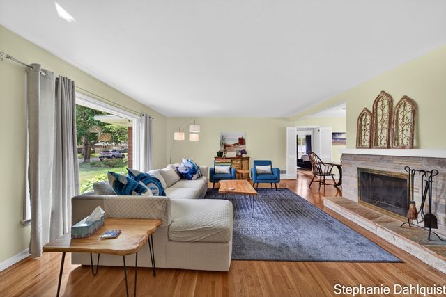 621 E Sunset Drive, North Muskegon City, MI 49445