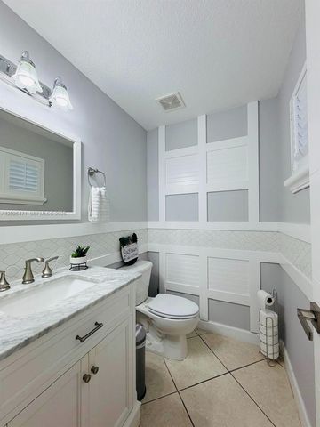 15858 SW 138th Ter 15858, Miami, FL 33196