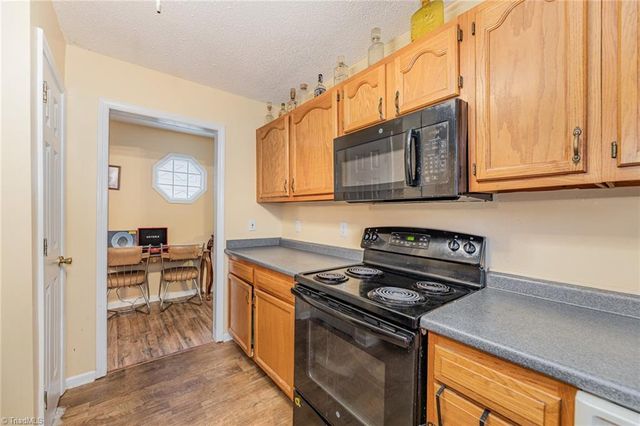 2296 Zornbrook Drive, Greensboro, NC 27406