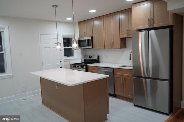 40 UPMANOR RD, Baltimore, MD 21229