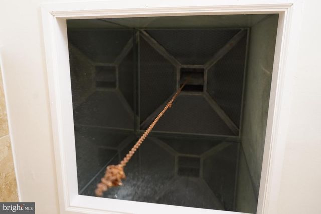 40 UPMANOR RD, Baltimore, MD 21229