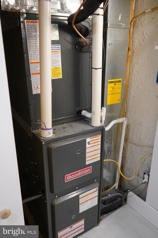 40 UPMANOR RD, Baltimore, MD 21229