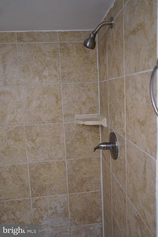 40 UPMANOR RD, Baltimore, MD 21229