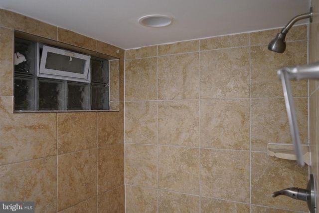 40 UPMANOR RD, Baltimore, MD 21229