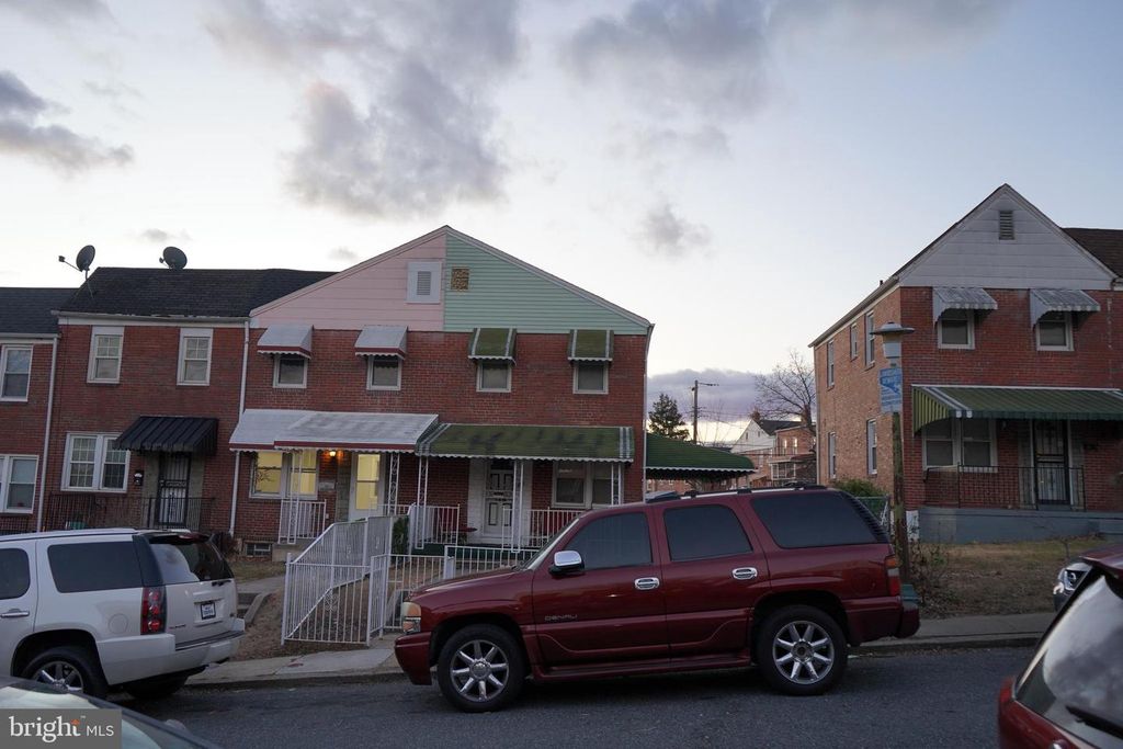 40 UPMANOR RD, Baltimore, MD 21229