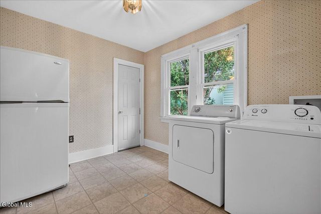 1 Spruce Street, Colonie, NY 12205