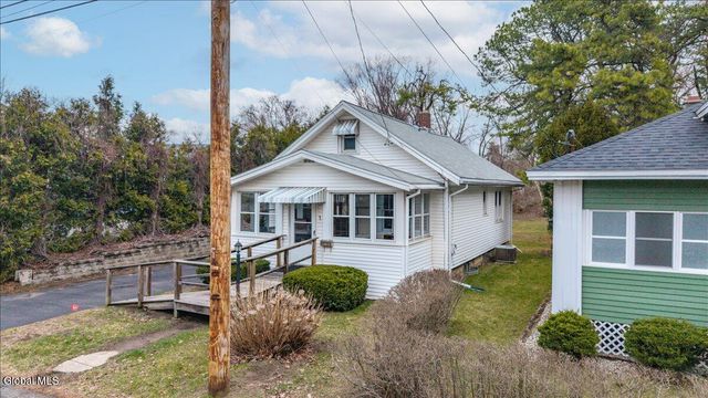 1 Spruce Street, Colonie, NY 12205
