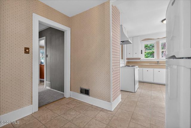 1 Spruce Street, Colonie, NY 12205