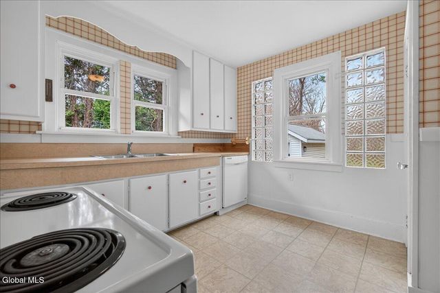 1 Spruce Street, Colonie, NY 12205