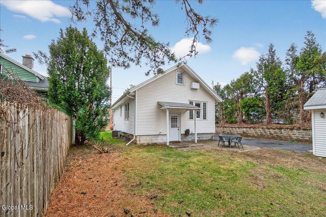 1 Spruce Street, Colonie, NY 12205