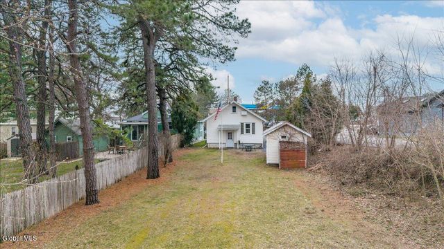 1 Spruce Street, Colonie, NY 12205