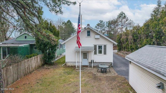 1 Spruce Street, Colonie, NY 12205