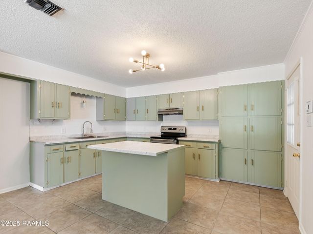 206 L Dubois Road, New Iberia, LA 70560