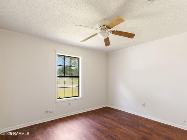 206 L Dubois Road, New Iberia, LA 70560