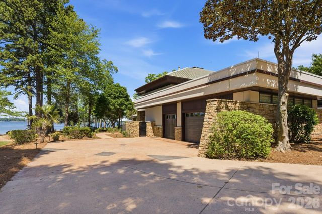 14051 Island Drive, Huntersville, NC 28078