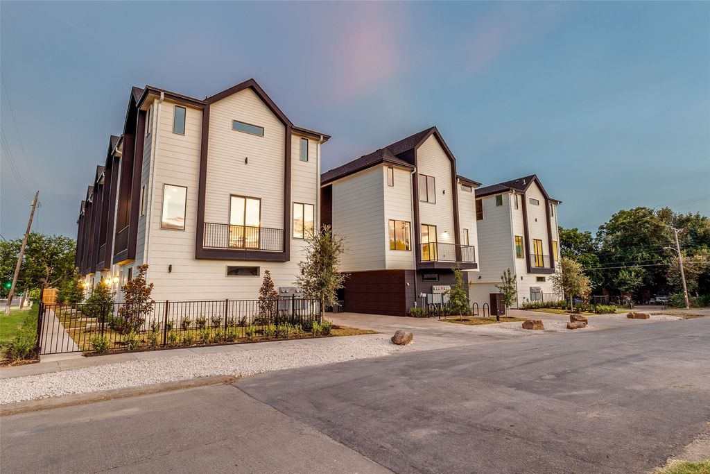 3308 Birmingham Avenue A1, Dallas, TX 75210