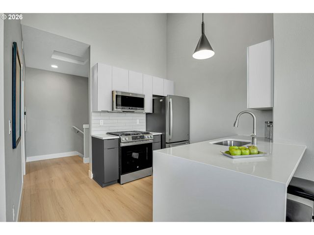 16489 Nw LIBERTY St, Portland, OR 97229