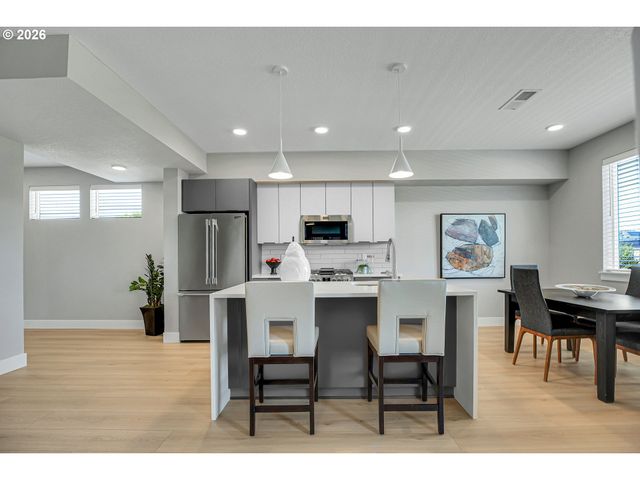 16489 Nw LIBERTY St, Portland, OR 97229