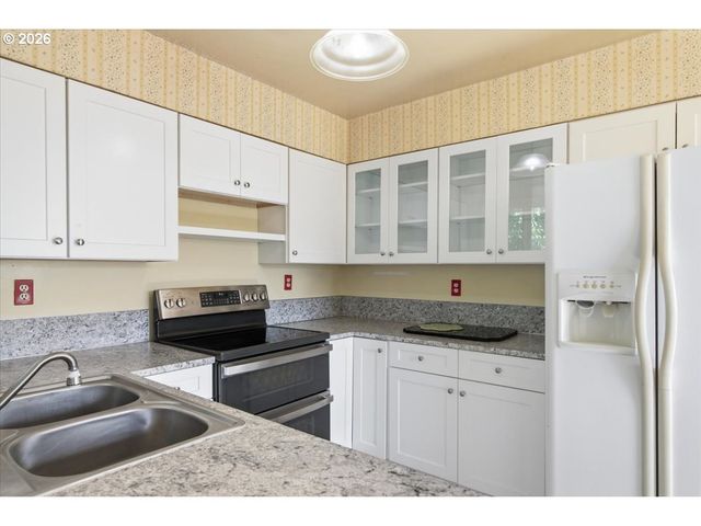 2270 HOYT St Se, Salem, OR 97302