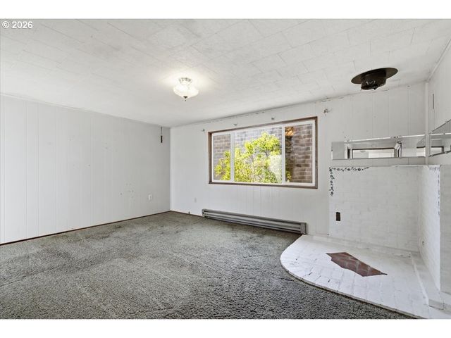 2270 HOYT St Se, Salem, OR 97302