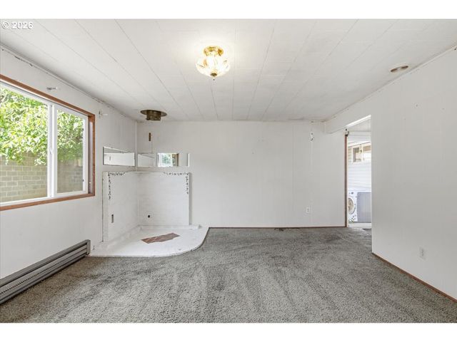2270 HOYT St Se, Salem, OR 97302